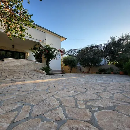 Dunja Апартаменты *